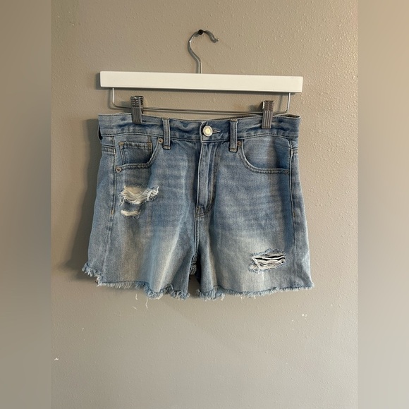 5/$25 American Eagle Mom Short - Picture 2 of 4
